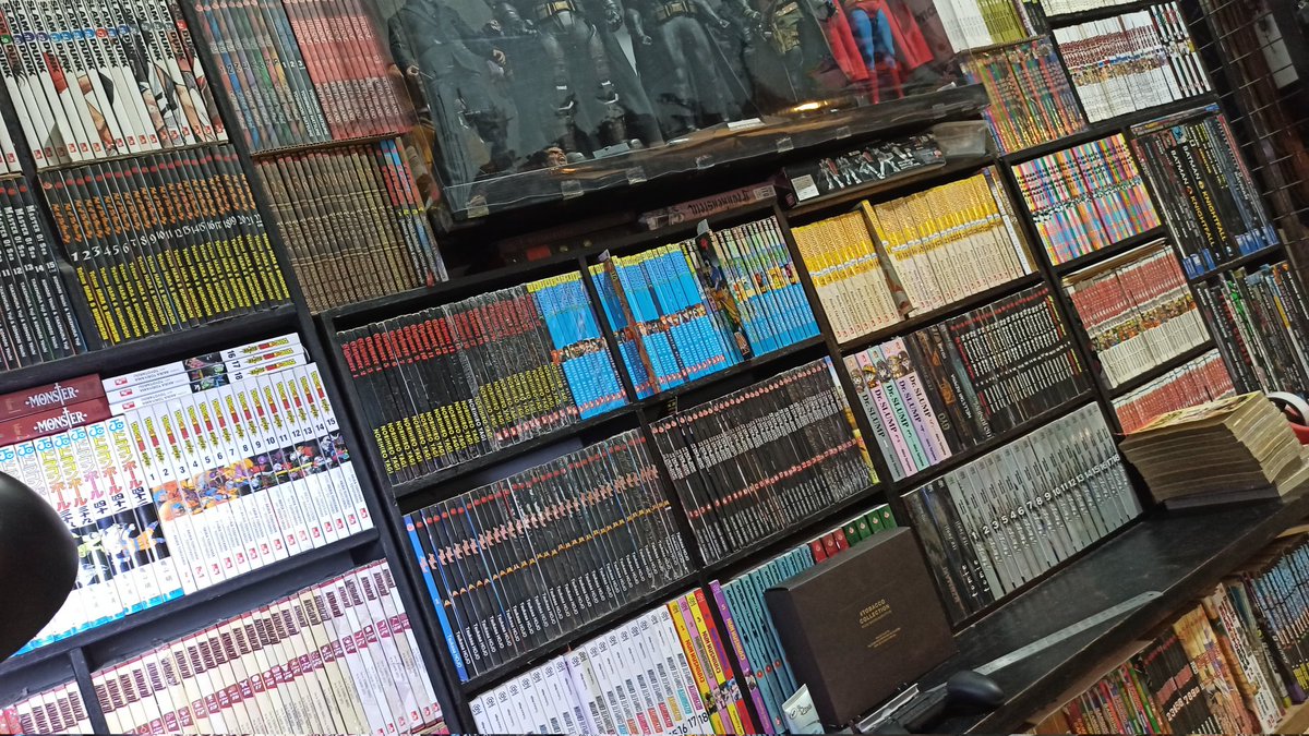RioDejaneiroExp's tweet photo. @subiyantoadii @Penerbitmnc Rak pesen custom seukuran komik, pesen daerah deket  kampus biasanya murah https://t.co/YFa5XykHgg