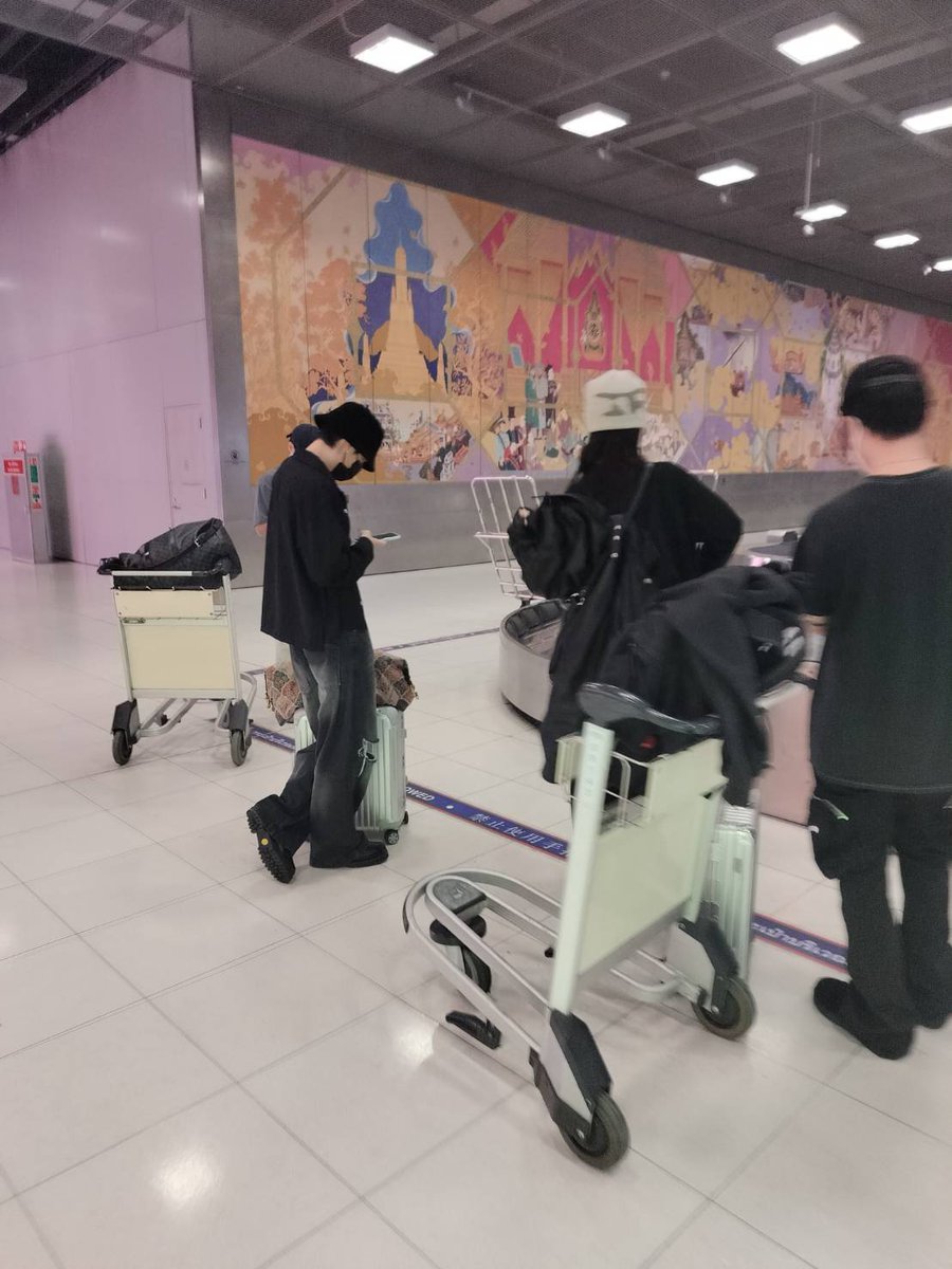 มาถึงแล้วพักผ่อนนะคนเก่ง จะร้องว่ะสู