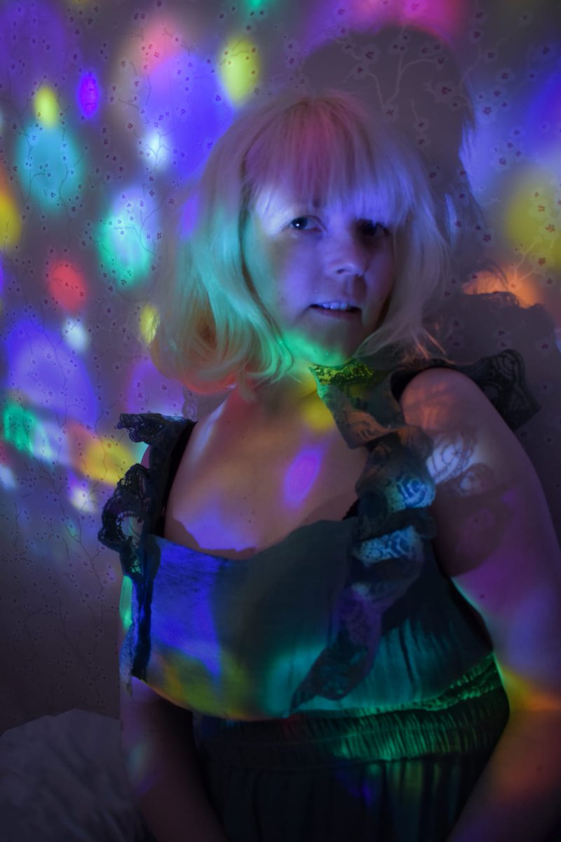 NordinProducti1's tweet photo. Model Elin-Margareta Nordin
Photographer Madlayne Wikström
#model #photosindoors #light #picture #likesforlike #photographer #greendress #blondemodel #dreamscometrue #indoors #color #instalike #sweden #photos #inaroom https://t.co/HcGKBbKHjH