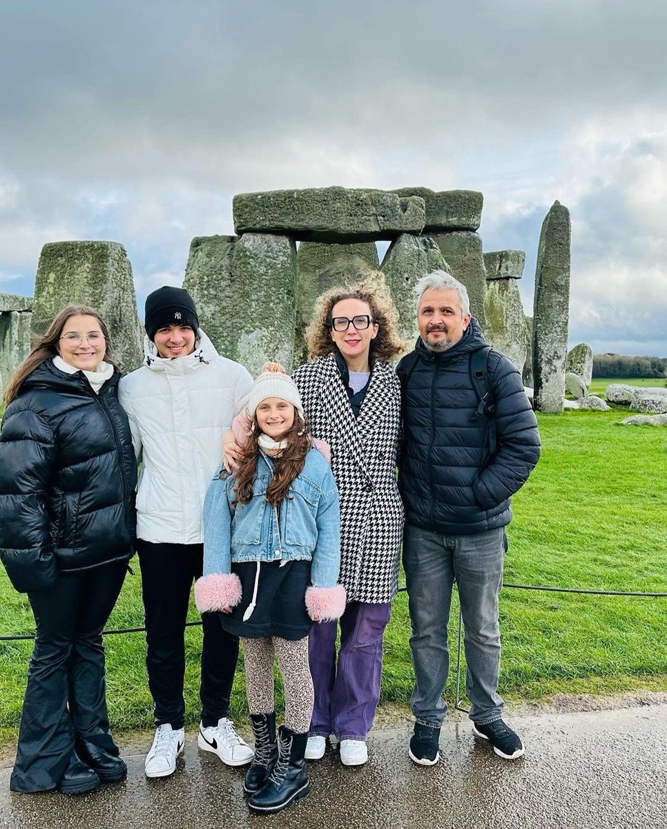 We love seeing your photos, here's a selection from of our recent visitors! Is Stonehenge on your list of places to see in 2024? 😀🌍 📷: (via Instagram)