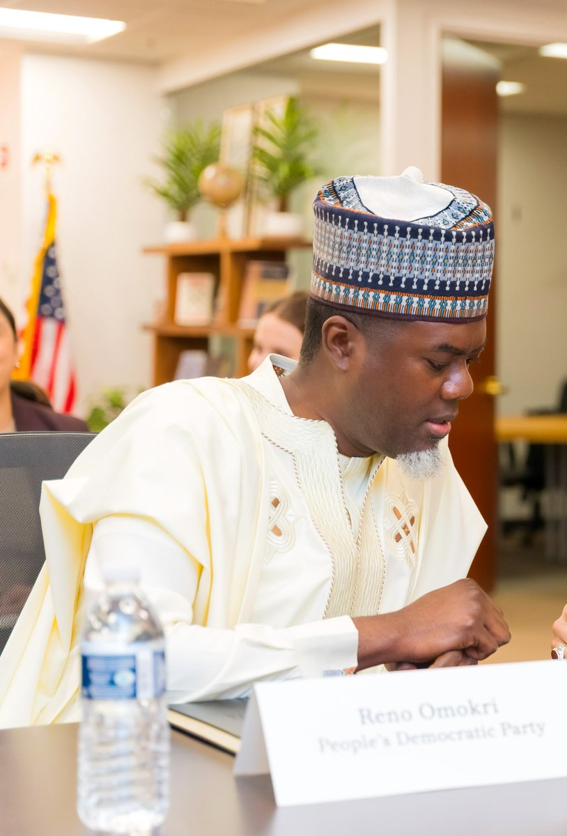 renoomokri's tweet photo. Nothing looks better on Nigerians than made in Nigeria. Try it in 2024 and watch the Naira rise as fast as Rema's career! https://t.co/5O04OgHw30