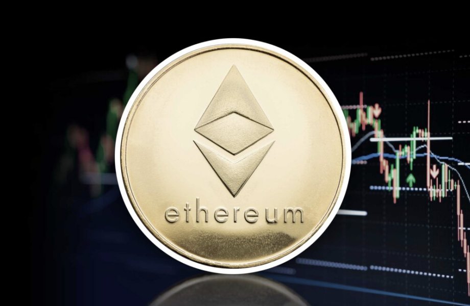 В 2024 году Ethereum обгонит BTC по доходности  
 
Так считает Рауль Пал ― криптоэнтузиаст, гендиректор Real Vision TV и бывший топ-менеджер Goldman Sachs. 
 
В ближайшие месяцы инвесторы будут «перетряхивать» свои портфели и эфир может показать лучшие результаты, чем биткоин.