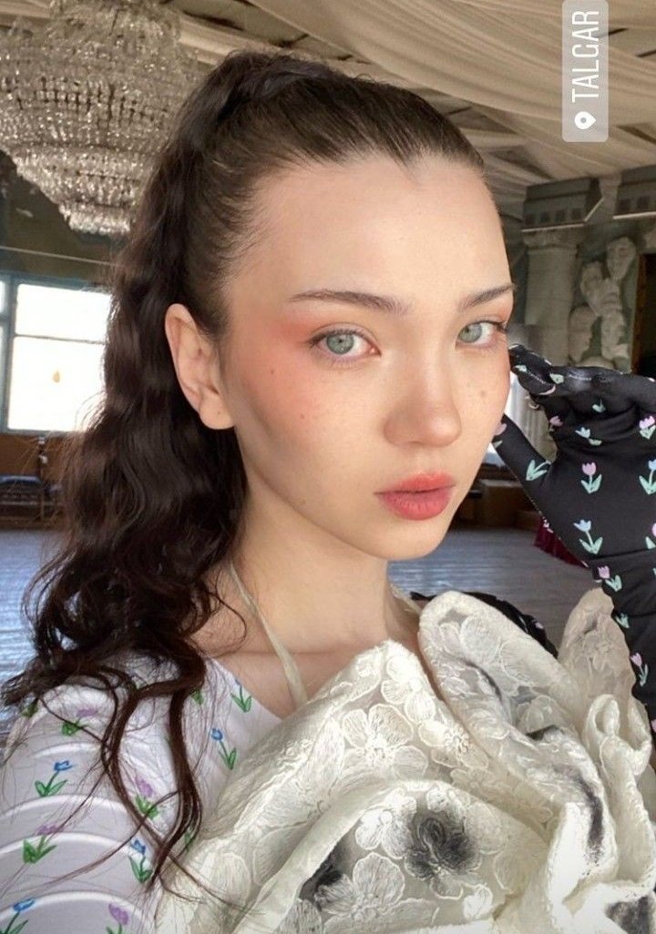 interestelaer's tweet photo. morning 🎀 https://t.co/aiwVaa9Tw0