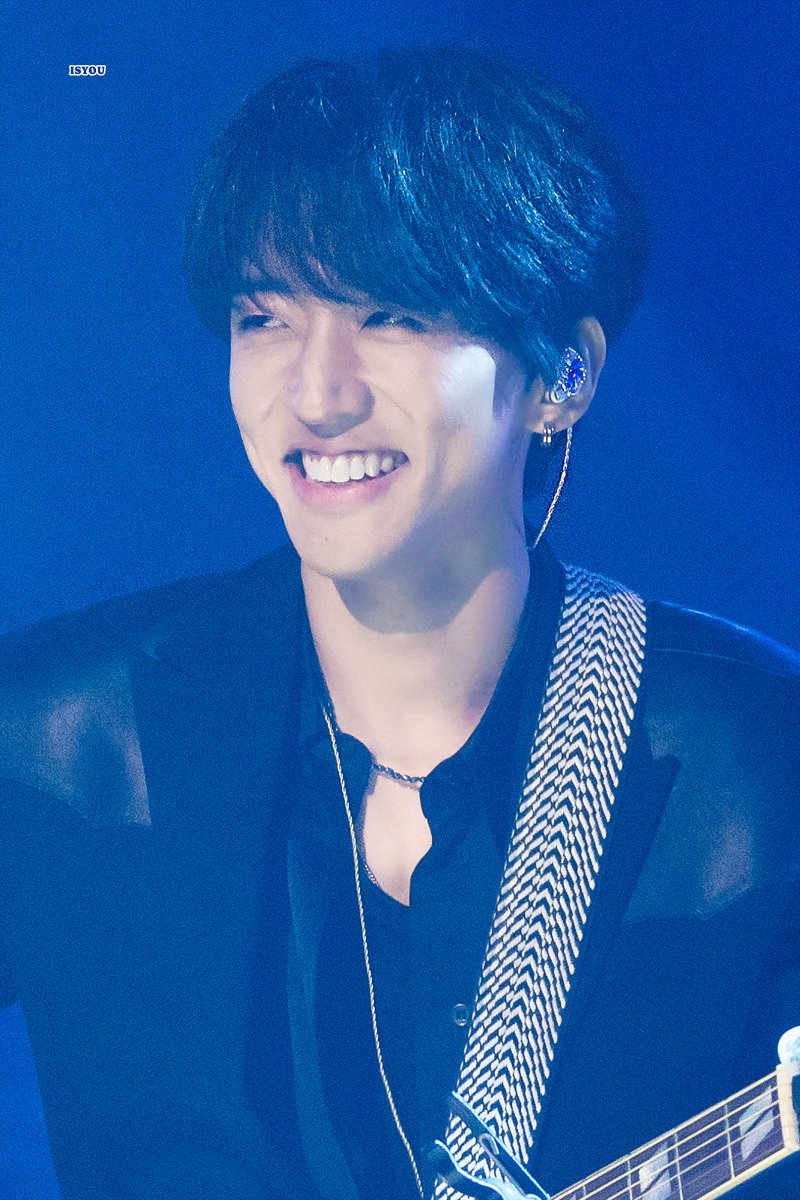 231229 뒤끝 첫콘 #이승윤

누사사말 해피강아디