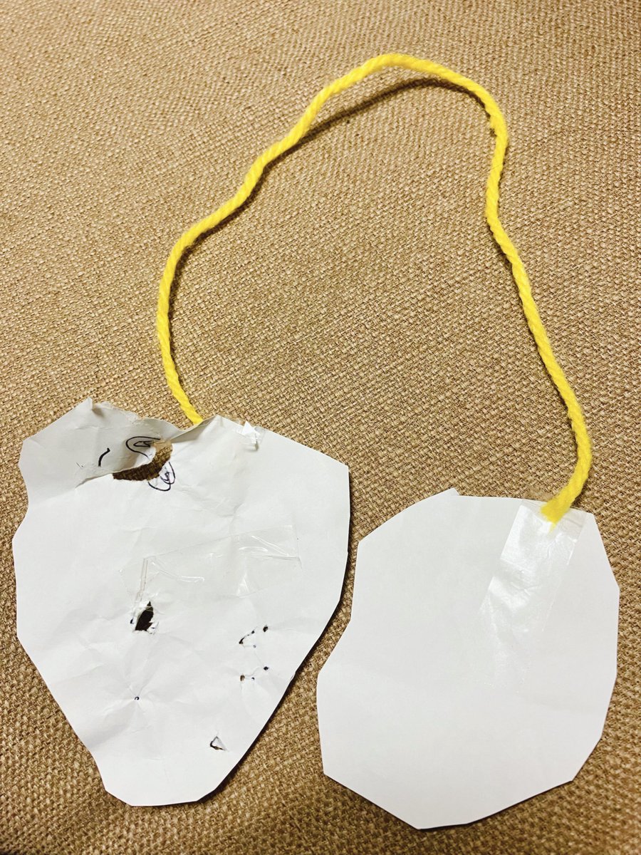 _______aona's tweet photo. 5歳児が「ぜんぶがやさしい音とかこえになるヘッドホン」と見せてくれた。なんて暖かな作品だろう。これがあれば、ちょっとびっくりしちゃう音も怖い言葉も大丈夫だね、と話しながら私も励まされていくようで。
その後こどもは満足そうにこれをつけて「うっせぇわ」を熱唱していた。頭の出来が違うな https://t.co/eQb0Y2VLZG