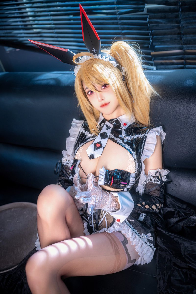 #crosscore #交错战线 #咎瓦尤斯 

「…….睡着了么，姑且把我的披风盖在你身上吧….….看起来很搭呢」 https://t.co/GCLkdr3OL4