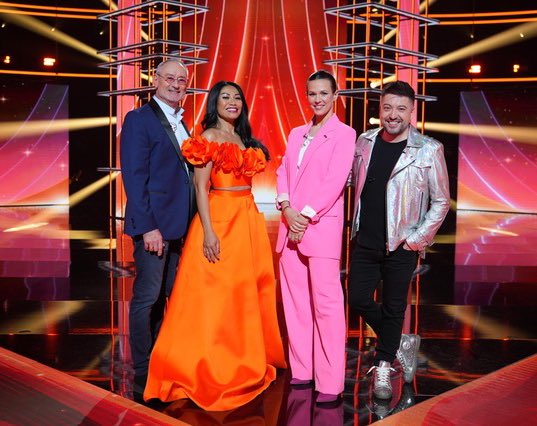 Anggun_Cipta's tweet photo. #DreamTeam : ⭐️La relève des stars ⭐️arrive dès le 19 Janvier sur @TF1 
Je serai dans le panel d’expert avec @LoriePester @michaeljonesoff et @LeChrisMarques 🙏🏽⭐️💝 
À très vite !

Photo Laurent VU / TF1 https://t.co/MMrS8lz4BB