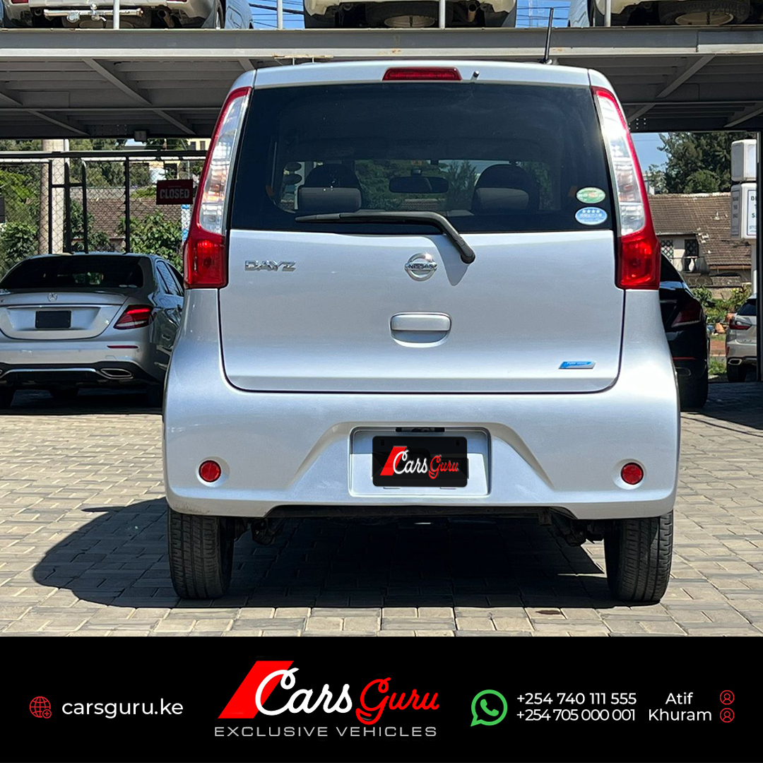 KhushiMotorsExp's tweet photo. 𝗡𝗶𝘀𝘀𝗮𝗻 𝗗𝗮𝘆𝘇 𝟮𝟬𝟭𝟱 #newarrivals 🔥

✔️Stock No: Z-0408
✔️Body Type: Hatchback
✔️Make: Nissan
✔️Model: Dayz

📞Contact Our Sales Team:
📱Khurram: +254 705 000001
📱Atif: +254 740 111 555

#Nissan #Dayz #cars #auto #kenya #carsgurukenya #nairobi #usedcardealer https://t.co/T6SsKOUAMK