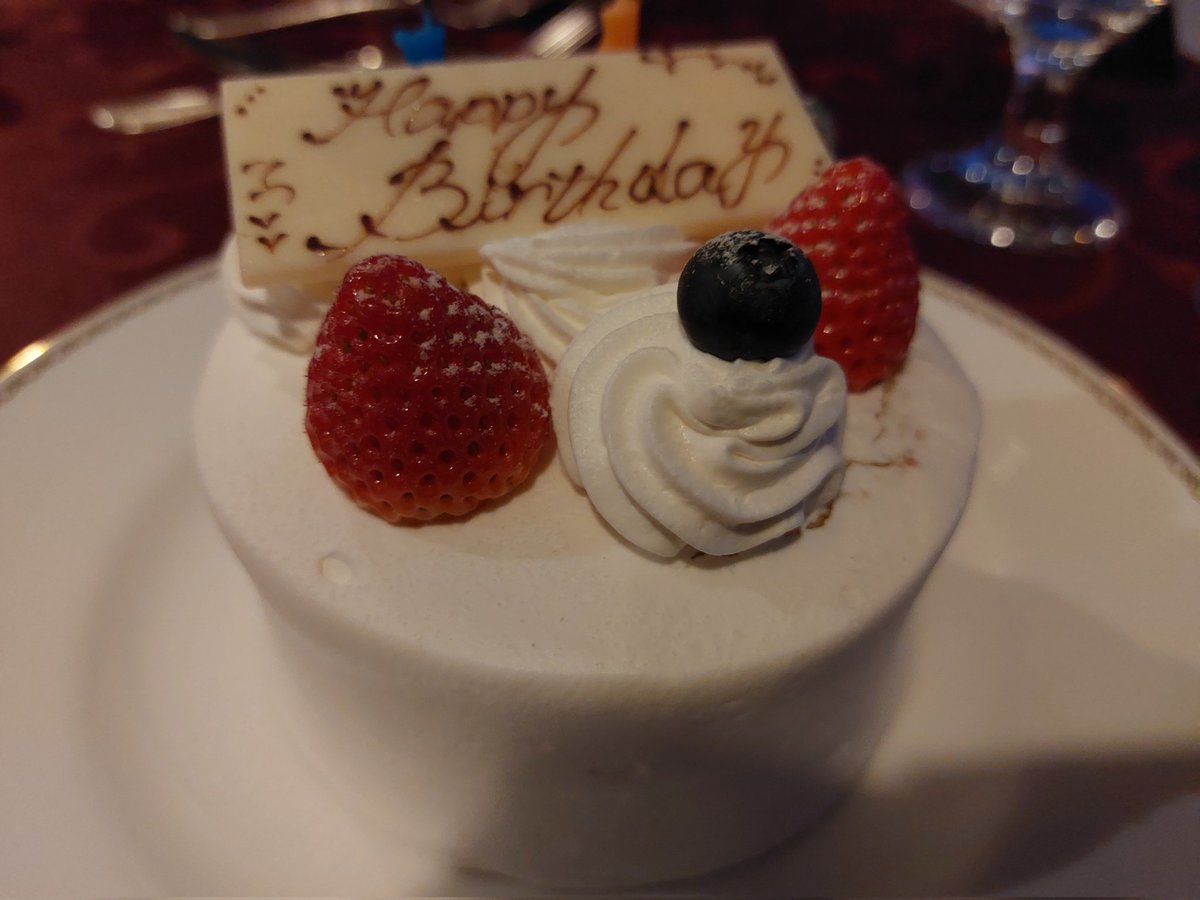 あけましておめでとうございます。今日は誕生日なので、サンセットクルーズを楽しみました