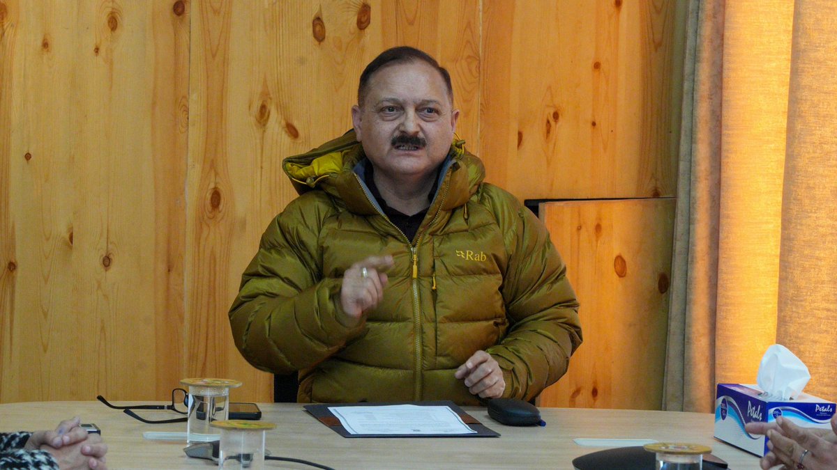 dse_ladakh's tweet image. The UT level  #SLMC meeting for PM POSHAN under chairmanship of Sh. Pawan Kotwal, IAS Advisor to Hon'ble @lg_ladakh  after detailed presentation  and discussion proposed AWP&amp;amp;B 24-25 for Rs. 21.17 Crores having significant for addressing nutrition-related initiatives for students.