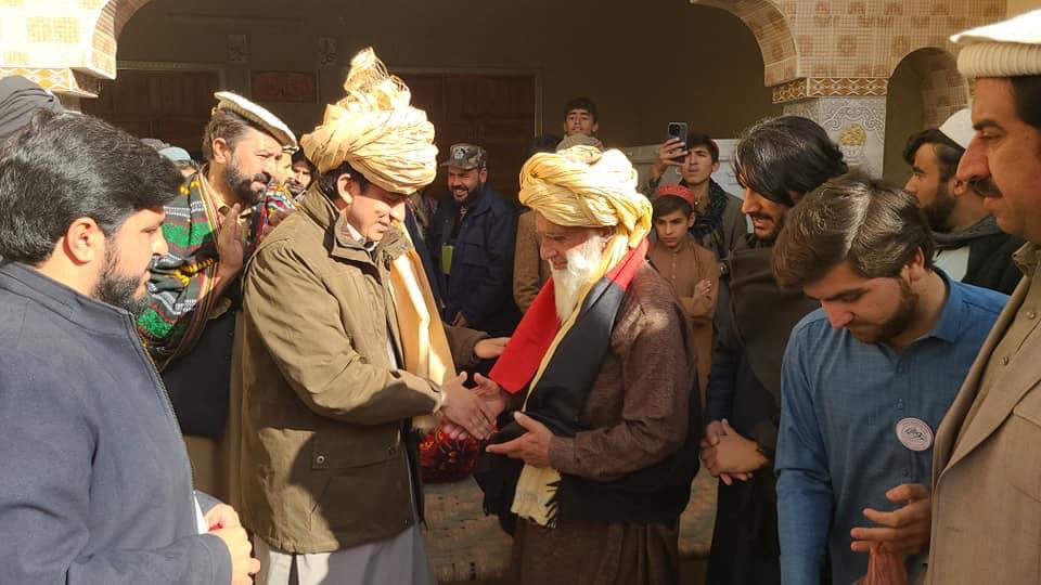 teammjdawar's tweet photo. نیشنل ڈیموکریٹک موومنٹ کے زیر اہتمام آج  میسوری ہمزونی میں ایک شمولیتی پروگرام منقعد ہوا

اس موقع پر میسوری گاوں کے مشران نے اپنے خاندانوں سمیت این ڈی ایم میں شمولیت اختیار کی
@mjdawar 
تفصیل: 📸 Look at this post on Facebook https://t.co/vzBrpvcpkt https://t.co/Ttybwtgntn