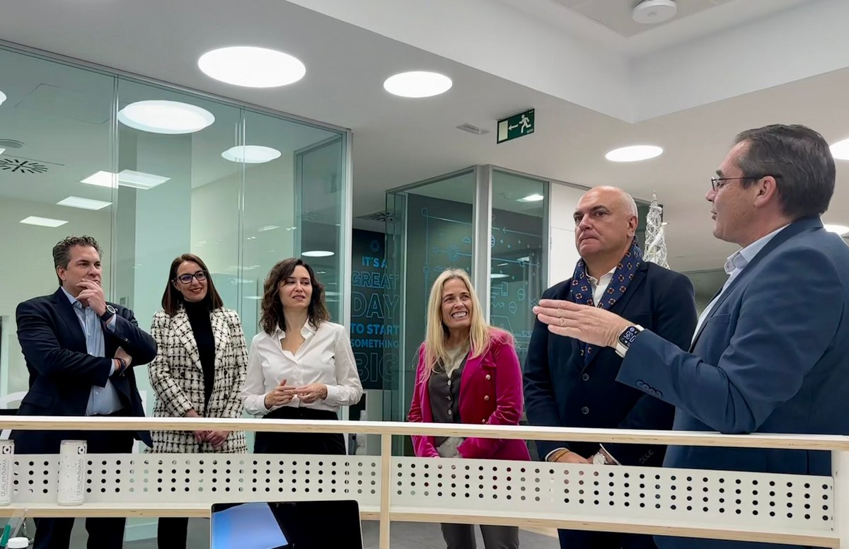 Qualipharma's tweet image. 📢 Hoy hemos tenido el placer de recibir en nuestras oficinas a la Presidenta de la Comunidad de Madrid, @IdiazAyuso con motivo de la inauguración de la marca NET-PHARMA HUB.
 
#Qualipharma #NetPharmaHub #IsabelDiazAyuso #Alcobendas #IndustriaFarmacéutica