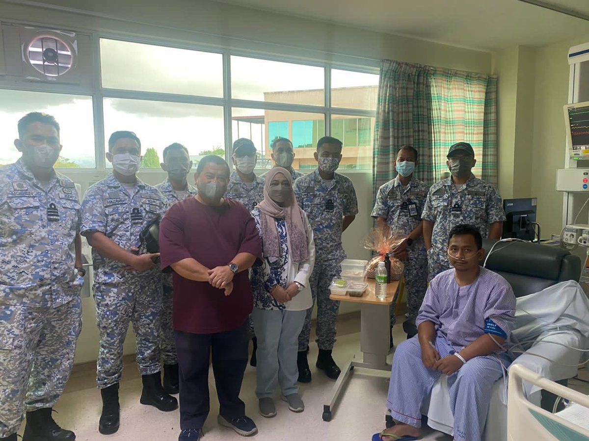 2 Jan 23 - Pegawaix Memerintah Kapal Armada Timur melaksanakan lawatan kebajikan ke atas Pegawai Laksana KD SERANG, Lt Muhammad Asri bin Ahmad Ghulamuddin TLDM di Hospital Queen Elizabeth yang disyaki menerima jangkitan kuman pada paru-paru dan otak. Semoga diberikan kesembuhan.