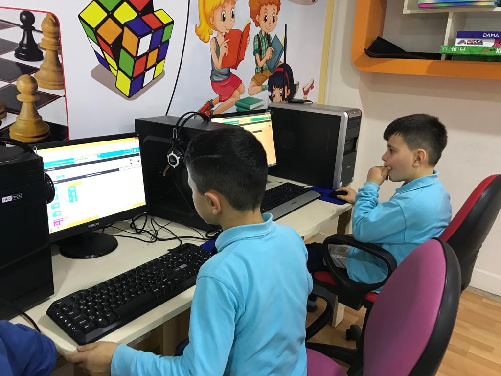 Okulumuzda her yıl olduğu gibi bu yıl da kodlama eğitimi yapılıyor. <a href="/hknkadi/">Hakan Kadı</a> <a href="/ismailbas67/">İsmail BAŞ</a> <a href="/ZonguldakMEM/">Zonguldak İl Millî Eğitim Müdürlüğü</a> <a href="/caycumailcemem/">Çaycuma İlçe Milli Eğitim Müdürlüğü</a> <a href="/bozkan_osman/">Osman Bozkan Bozkan</a>
nebiogluilkokulu.meb.k12.tr/icerikler/okul…