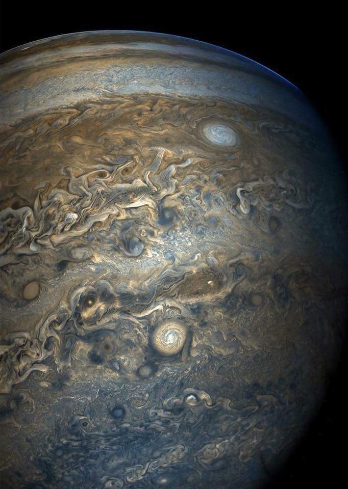 Amazing image of Jupiter’s Southern Hemisphere by NASA's Juno at a distance of 20,577 miles (33,115 kilometers) from the gas giant.
#NASAMarshall #NASA #Hubble #astrobotic #nasaearth #JAXA