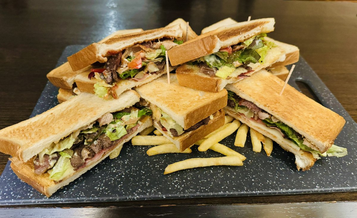 ineffect19's tweet image. ☕*°ineffect cafe☕*°

🍽本日のオススメメニュー🍽
・effectサンド🥪🍟
・ポークジンジャー＆水餃子スープ🐷🥟
・いちごオレ🍓🥛

※お客様のリクエストにも可能な限りご対応いたします☺️
※気まぐれシェフのため当日のメニューに多少変更がございます😌

#さりぃシェフ
#ineffectcafe
#ineffect