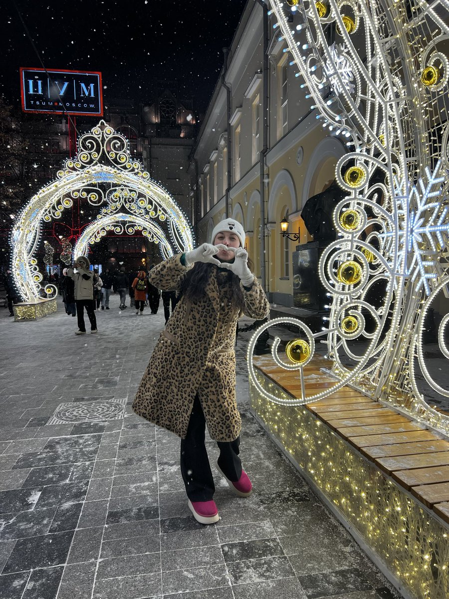 solovyulka's tweet photo. Happy New Year 🥳❤️ #Happy2024 #Moscow https://t.co/EDOgOV5NWS
