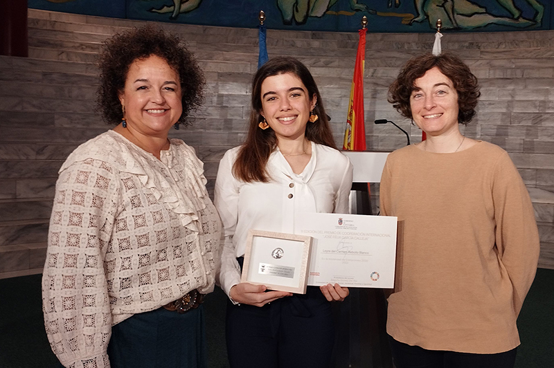 unican's tweet photo. PREMIOS 🏅 | ¡Felicidades a Leyre del Carmen Rebollo Blanco, del Máster Universitario en Investigación e Innovación en Contextos Educativos, por su Premio de Cooperación Internacional José Félix García Calleja del Gobierno de Cantabria! https://t.co/o16uOCsfXh
