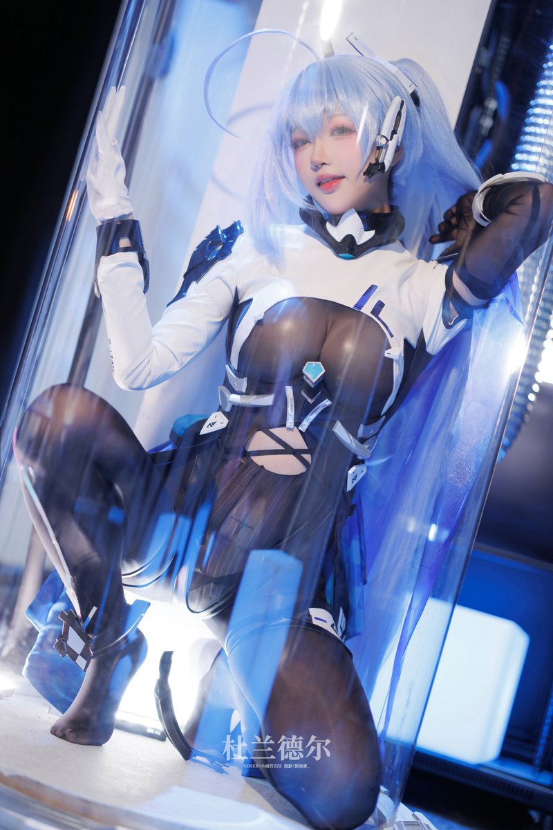 #ダイブロスコア 

杜兰德尔 Durandal：@nangongOVO 
摄影：@khaki_pin https://t.co/2Ek2GWAyAC