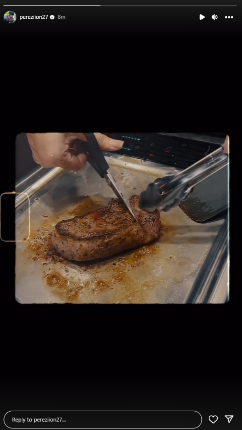 ViFeelings's tweet photo. "Pinagluto ako ng steak ng asawa ko o." hay you two!!

#ViceGanda | #ViceIon | #IonPerez https://t.co/8wyKD1bDVs