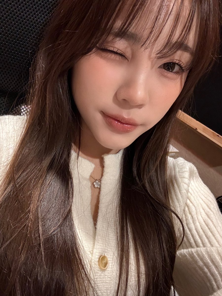 2024.01.02(화) 오늘의 시현🩶

#첫사랑 #CSR #시현 #SIHYEON