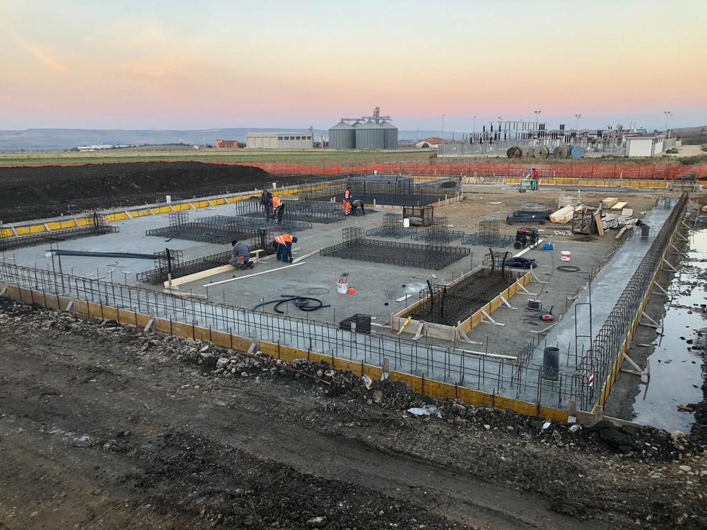 Costruzione di impianto fotovoltaico e sottostazione elettrica – Melfi (PZ)
#fotovoltaico #costruzioni #sottostazione
arcasensa.com/costruzione-di…