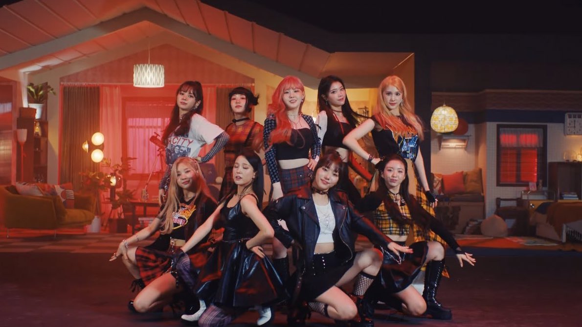 PopBase's tweet photo. 2 years ago today, Kep1er made their debut with ‘WA DA DA.’ https://t.co/fNipNxq00u