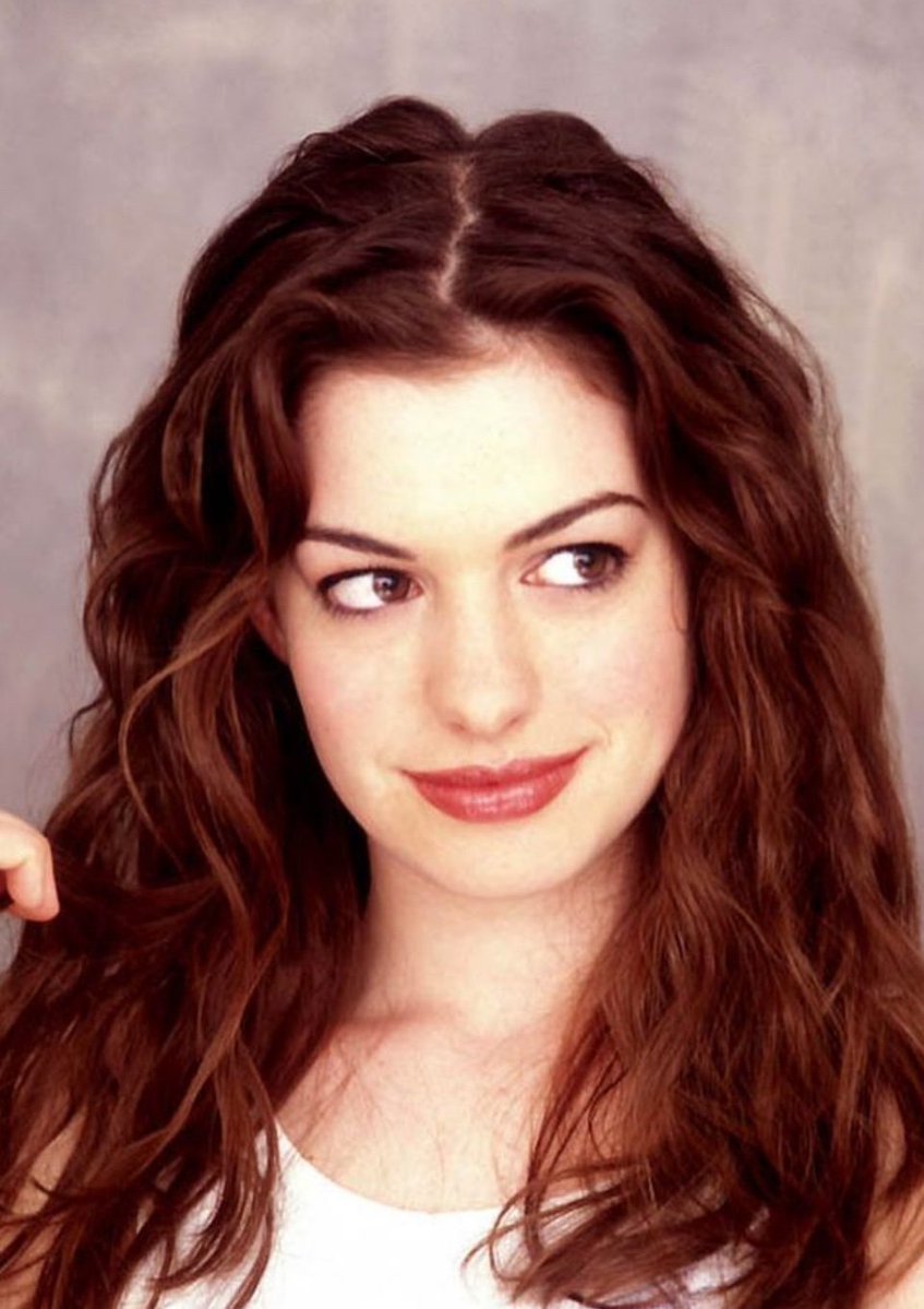 TheCinesthetic's tweet photo. anne hathaway, 1999 https://t.co/fpsINV5SMz