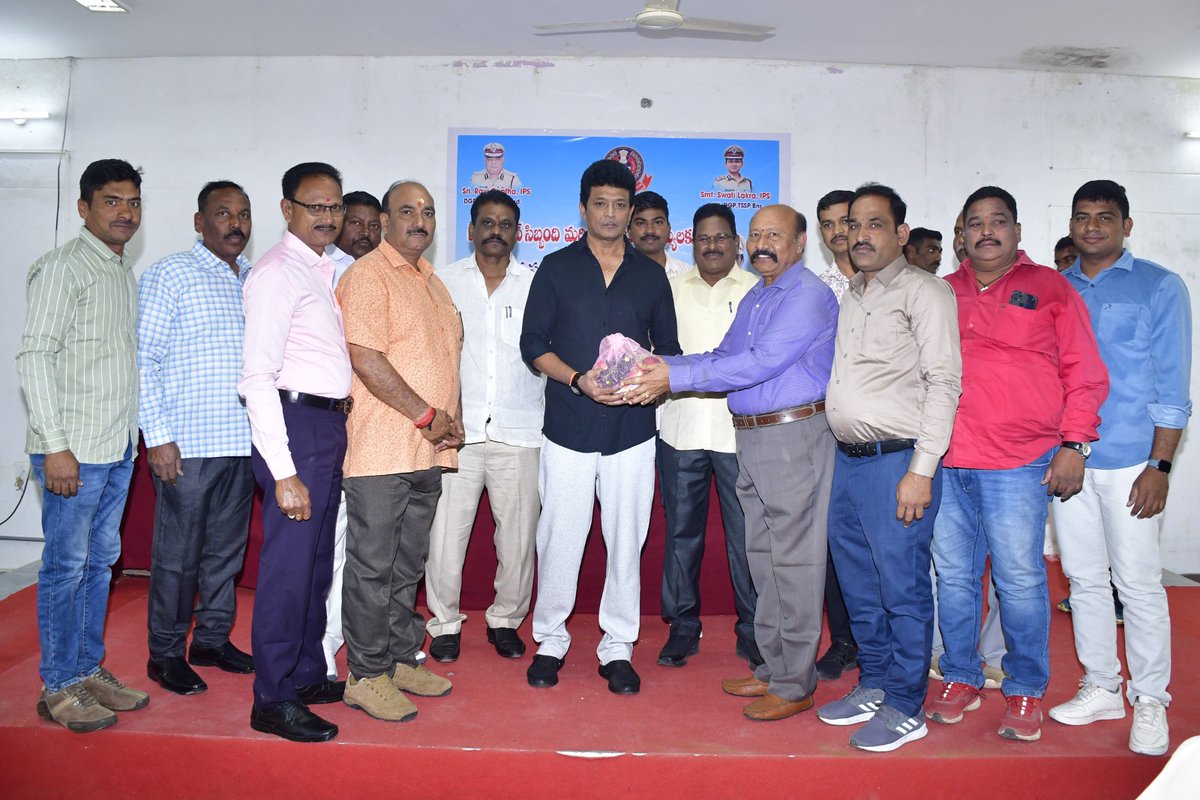 7thBnTSSP's tweet photo. New Year Celebrations-2024 conducted at
@7thBnTSSP
in presence of Sri B. Ram Prakash, Commandant. Participated all officers and men.
@tsspbnshq
#NewYear2024  #TSPolice https://t.co/AHSUTfc5ux