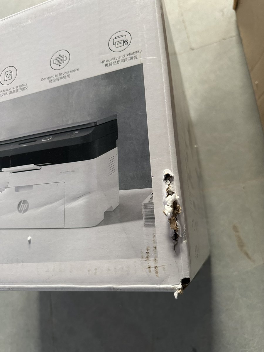KejriwalManav's tweet photo. @amazonIN I’ve been trying to return this item since 3 days but I can’t. Everything is damaged and your Amazon Business App is absolutely useless. It doesn’t let me return anything. Even after I upload a picture I don’t get a call back. https://t.co/JPJibg0Moz