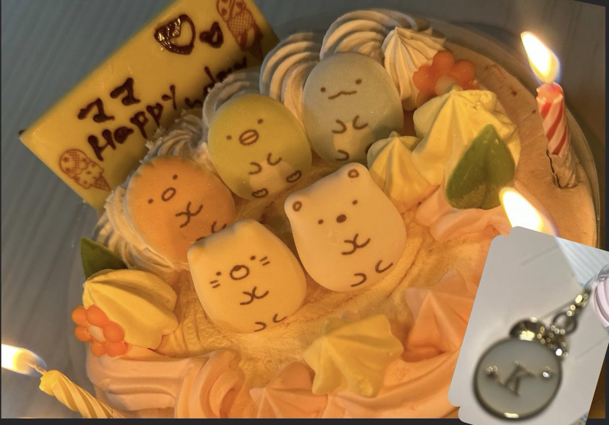 sakura2916's tweet photo. ここ数年毎年お嬢がケーキ買ってきてくれる^ ^  チャームもありがとう😊 https://t.co/lS9zZOuE0X
