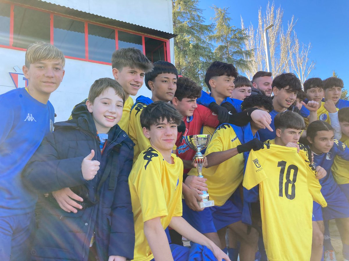 SomosNupa's tweet photo. Estamos encantados de haber participado en el torneo de futbol solidario celebrado en el Estadio Román Valero.
Especial agradecimiento a Isidro Guijarro “Isi” por toda la organización e involucración con nuestra causa solidaria, así como a las familias.
#NUPA #TorneoSolidario https://t.co/A6vEIIXJtU