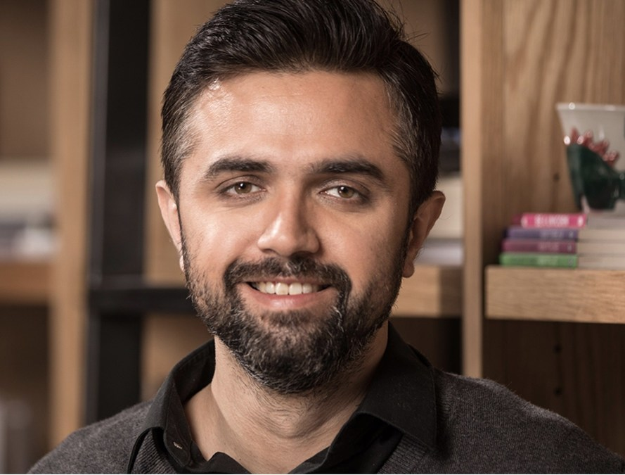 10 predictions for AI in 2024 from <a href="/apoorvapandhi/">Apoorva Pandhi</a>, Managing Director at <a href="/ZettaVentures/">Zetta Ventures</a>:

1. LLMs Reimagine the Data Stack
2. New Forms of Feedback (RL’X’F) on the Block
3. RAG evolves from Semantic Similarity to more sophisticated approaches
...

🧵