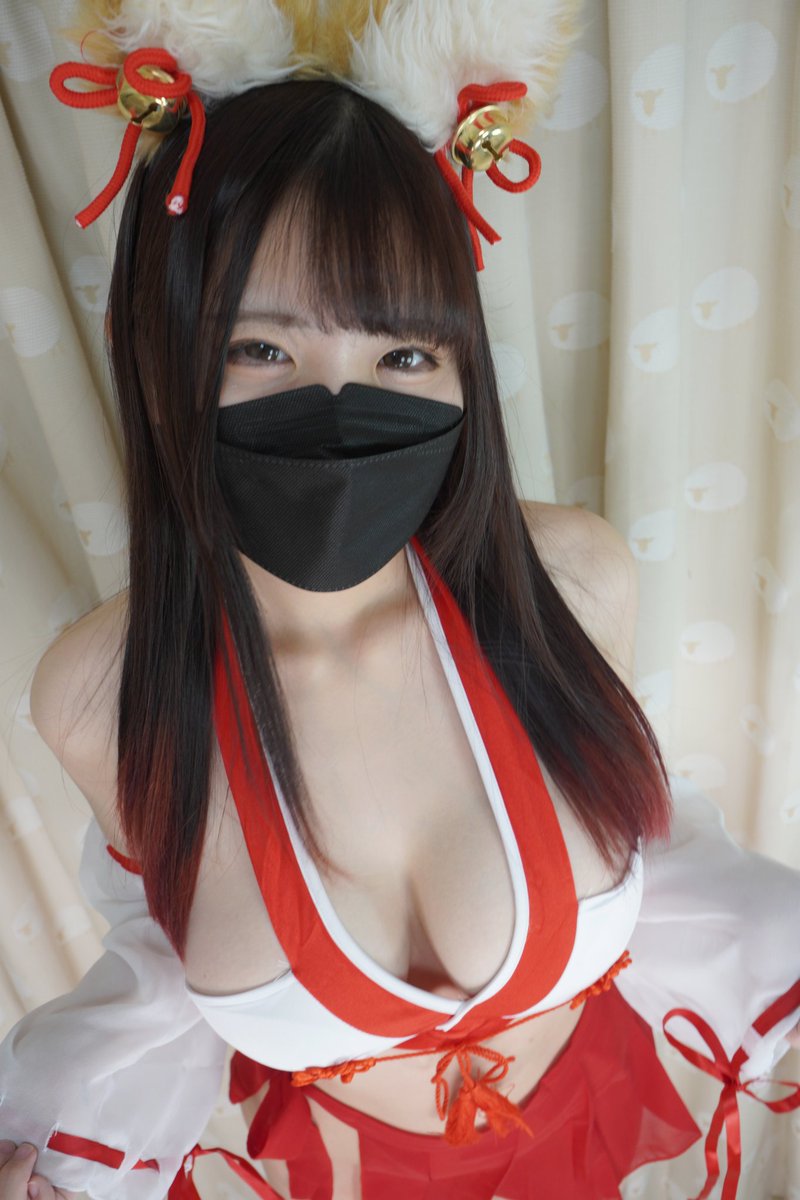 YouTube見てくれた？
狐の巫女さんだよ〜〜🦊⛩ https://t.co/cobXiy2tyo