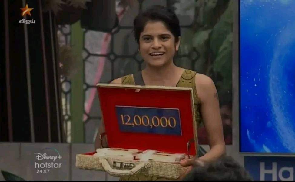 itzSekar's tweet photo. Yar panna vela da idhu ๐
But idhu nadantha epdi irukum ๐
#BiggBossTamil7 #BiggBoss7Tamil https://t.co/h9g79xjv51