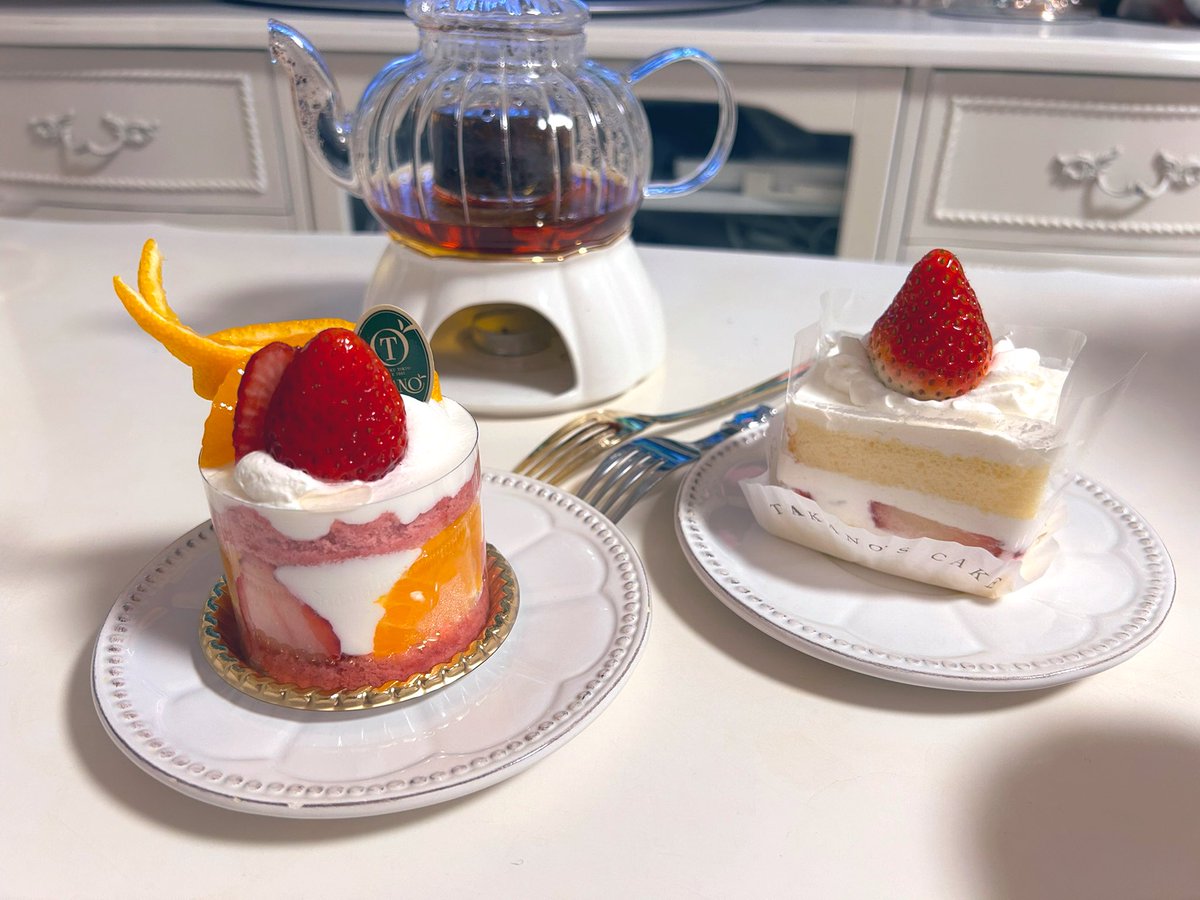 myui0102's tweet photo. 17歳になりました！！
華のセブンティーン楽しみます❣️

 #誕生日  #ケーキ  #17歳 https://t.co/3D95rax6Ug