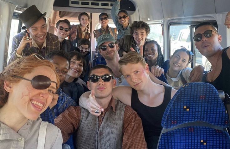 Sassy_s89's tweet image. Of course Shadow and Bone! 
#SaveShadowAndBone #SixOfCrwosSpinOff #Fabrikator