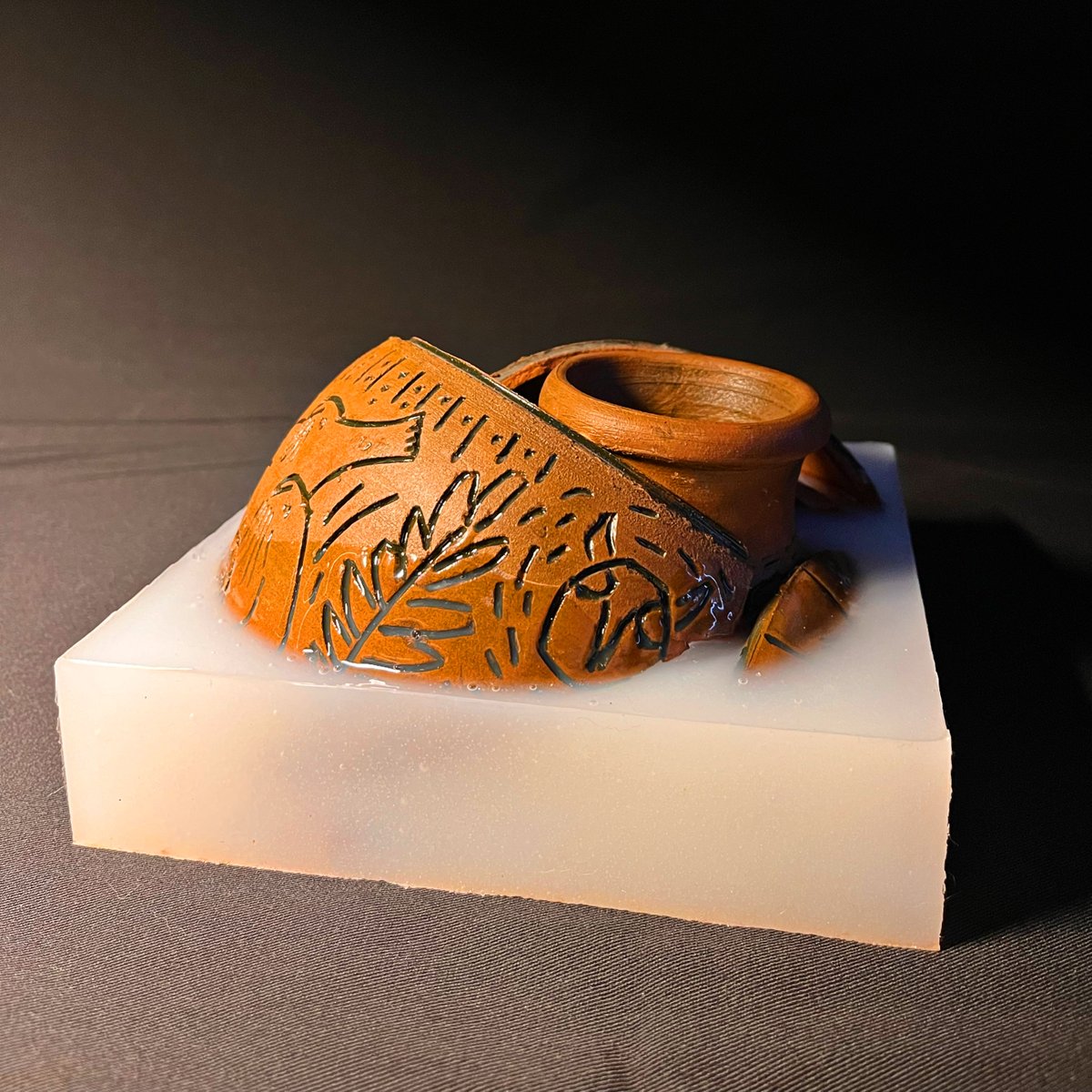 Galeri/Miz, Doğukan Çiğdem’in “Arada Yaşayanlar” başlıklı kişisel sergisini 9 Ocak-23 Şubat tarihleri arasında sanatseverlerle buluşturacak. bit.ly/41IhmWy (<a href="/Galerimiz/">Galeri/Miz</a>)