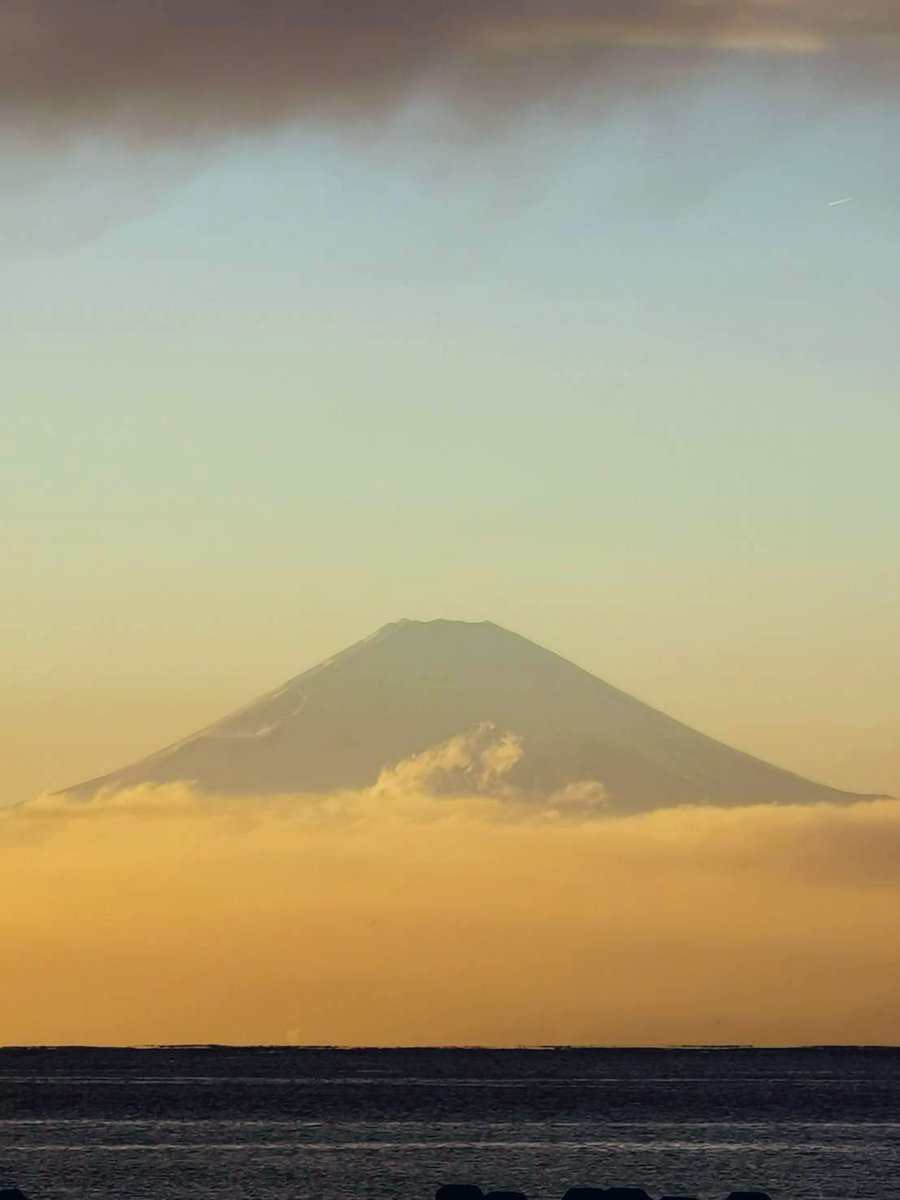 e50_nyao's tweet image. 今日の富士山
①逗子海岸
②森戸海岸

 #Huawei  #P30pro