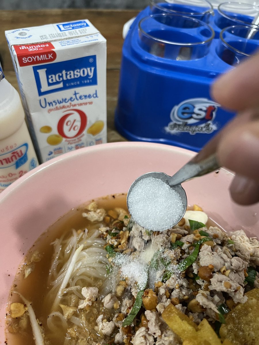 อเมริกาโน่ = ไม่หวาน
ลาเต้ = ไม่หวาน
แลคตาซอย = สูตรไม่เติมน้ำตาล
บีทาเก้น = หวานน้อย กินครึ่งขวด
น้ำอัดลม =  เลม่อนโซดา ไม่มีน้ำตาล

ก๋วยเตี๋ยว =