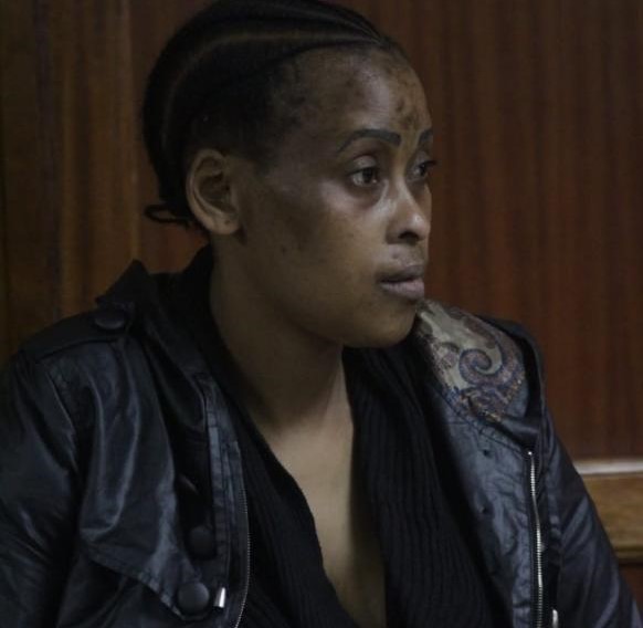 ChroniclesRW's tweet photo. UPDATE: Kenyan uncover police arrest Rwandan woman Antoinette Uwineza alias Micheline Uwababyeyi &amp; brother for planning to kill her Swiss boyfriend and steal his 850,000 Euros (Rwf 1.2 bln). Before arriving, he'd sent her Ksh 9.2m (Rwf 84m). However, hired killers were police. https://t.co/5p02tGmvH4