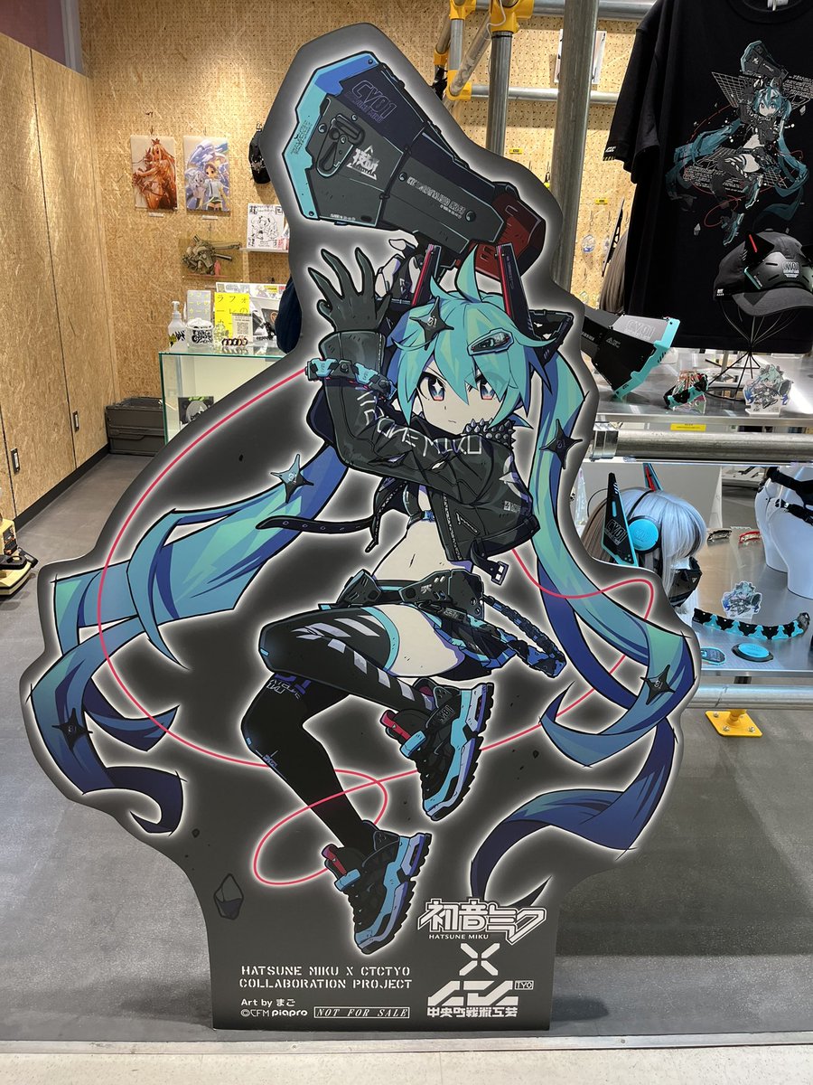 y0ss1e_12o2's tweet photo. 昨日の話ですが、帰りの新幹線まで時間があったので原宿の店舗にも足を運びました!
試着をさせて頂いたり、スタッフさんに使ってみての感想や疑問が聞けたりと大変貴重な時間を過ごせました。
こちらでも追加アイテムを購入させて頂きました✨
ありがとうございました👏
#中央町戦術工芸
#g3p https://t.co/lMBVIyRIKL