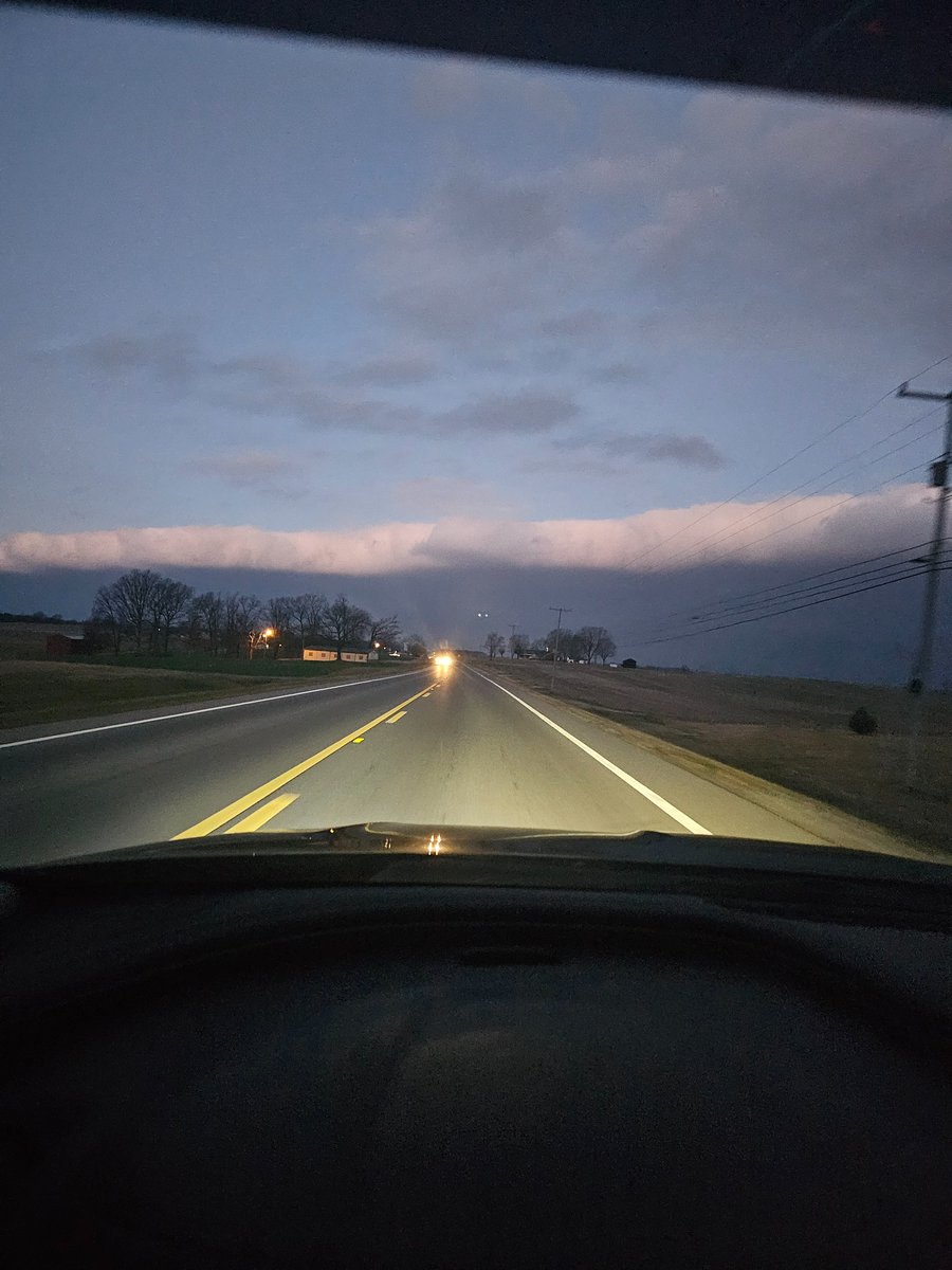 MsGoGetta84's tweet photo. @NC5_BreeSmith  @NC5_LelanStatom what kinda cloud formation is this??? https://t.co/aVRhWDO03f