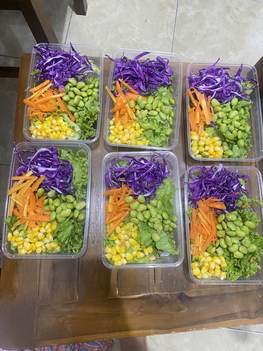 ulyasaida's tweet photo. Yuk bisa yuk. Terlalu grogi tuk posting di aiji. Tapi biarkan semangat awal tahun untuk clean eating dan defcal ini ku abadikan di platform x.  Tapi mungkin nanti akan ku posting juga di aiji, tapi ntah kapan. Hahahaha https://t.co/jEKmY8E4nt
