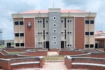 Dr. Saraki pioneered the establishment of the Kwara State University, marking a historic milestone as the first State University since the creation of the state. This visionary initiative not only aimed to elevate education standards but has also significantly impacted the local