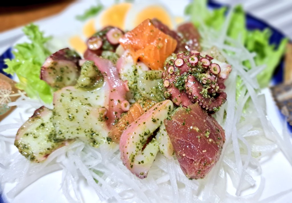 saogardening's tweet photo. 夜はお刺身とカルパッチョ😋

#おうちごはん
#Twitter家庭料理部 
#料理好きな人と繋がりたい https://t.co/ejMLDU6aLC