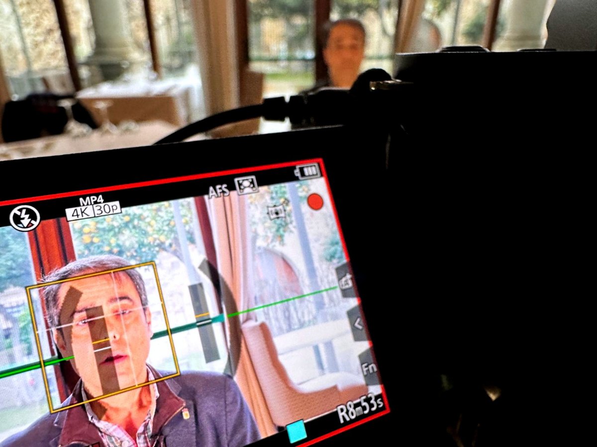 🎬🎥 Hoy reflexionamos sobre el liderazgo con <a href="/diegop_9/">Diego Peña</a>, un experto en la organización y autor del libro -El Círculo Mágico del Liderazgo-.