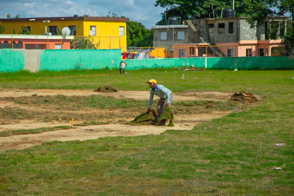 AlcaldiadeSDN's tweet photo. Más, más estructuras deportivas intervenidas por disposición del alcalde Carlos Guzmán, entregando espacios saludables y seguros a niños y jóvenes del municipio.

| Reconstrucción play Los Caribes |

📍 #SabanaPerdida https://t.co/oTujcGNHHC