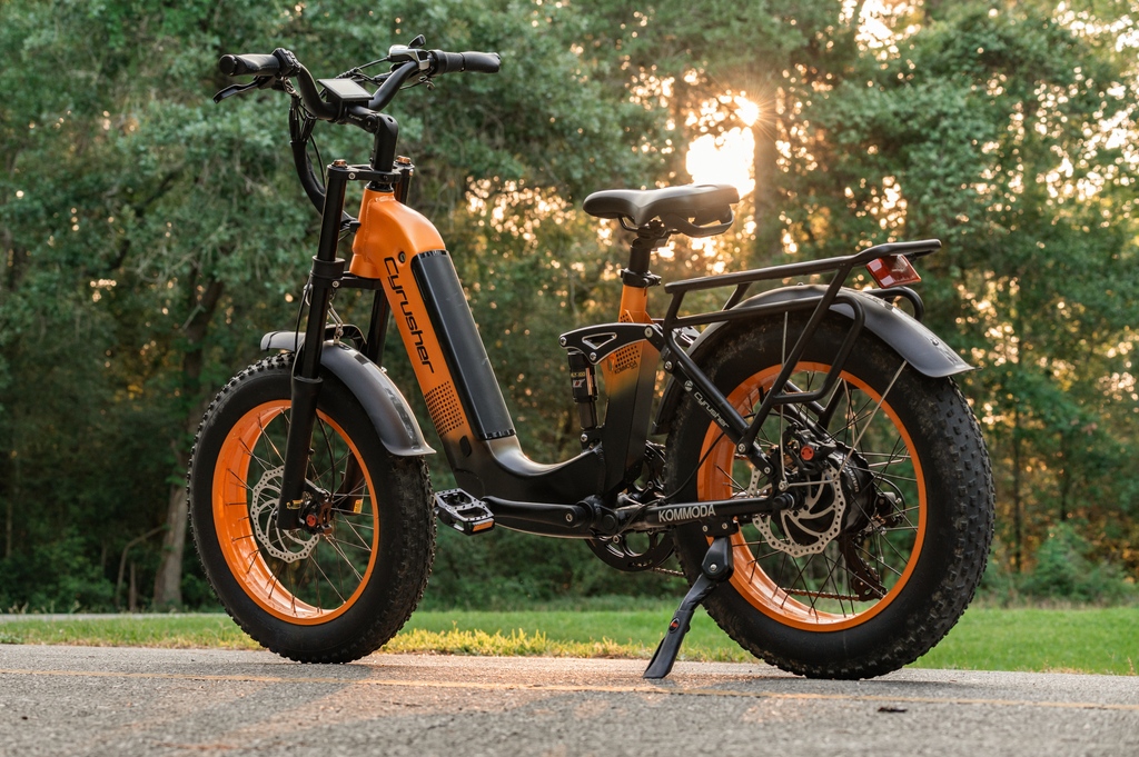 CyrusherBikes's tweet photo. Fashion-forward design meets powerful
performance - Kommoda e-bike leads the trend, adding
style to your riding experience. 🔥🚲
#cyrusherebike #ebikes #cyrushersports #cyrusher
#cyrusherebikes #kommoda #hybridcycle #HybridBikes
#seekthekeys #ebikestyle #seeknewpaths https://t.co/fAyXXLz0i0