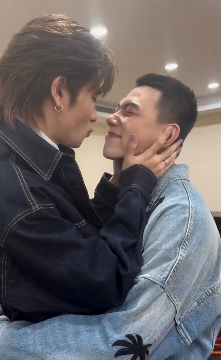 marve_muz's tweet photo. รักวัวให้ผูก                   รักลูกได้แต่ตัว https://t.co/zKMHV1SPL3